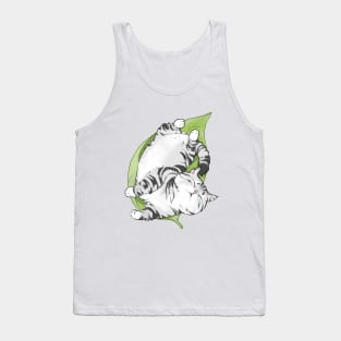 Chi's cat sleep in a leaf Tank Top